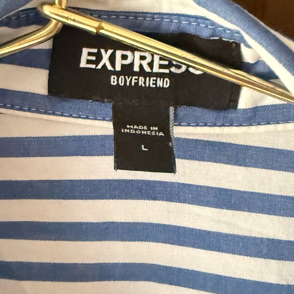 Express button up blouse! - Picture 4 of 5